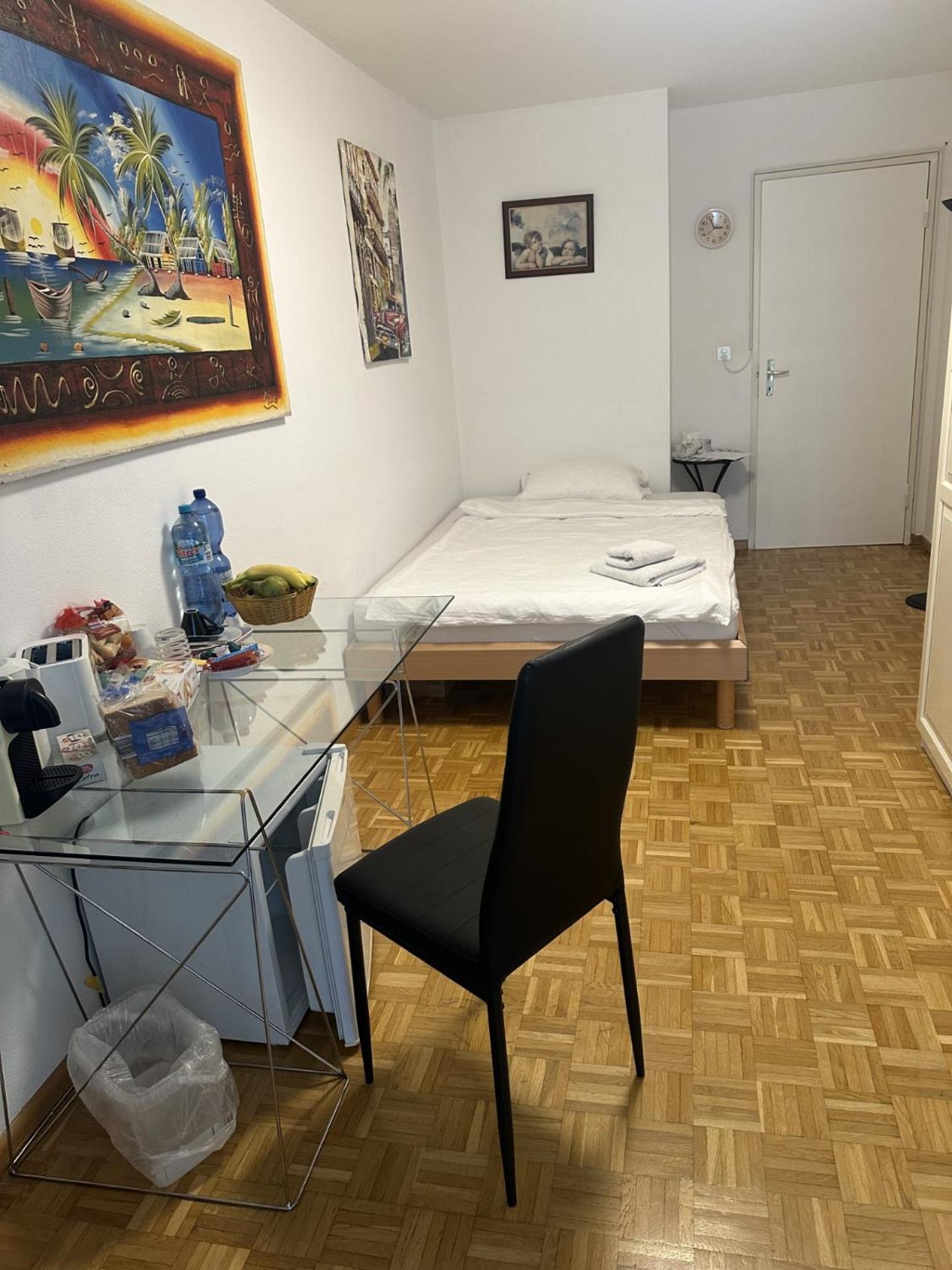 Schoenes Zimmer In Der City Basel Ngoại thất bức ảnh