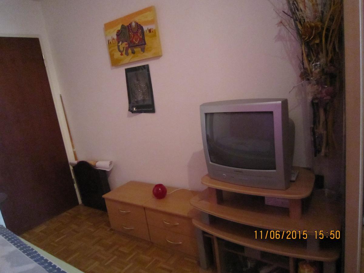 Schoenes Zimmer In Der City Basel Ngoại thất bức ảnh